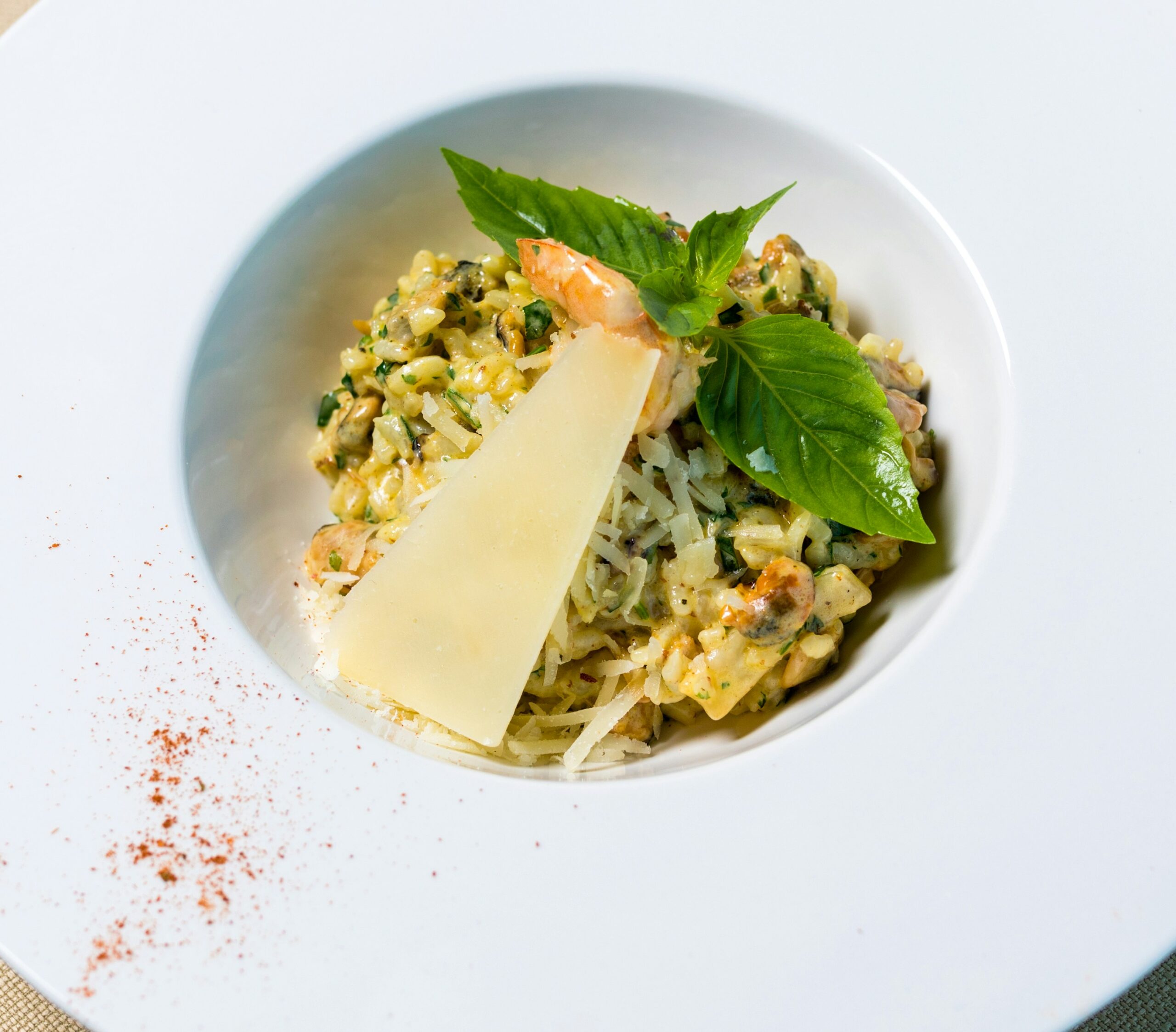 Creamy Risotto alla Milanese: A Detailed Recipe for Saffron and Parmesan Rice Delight